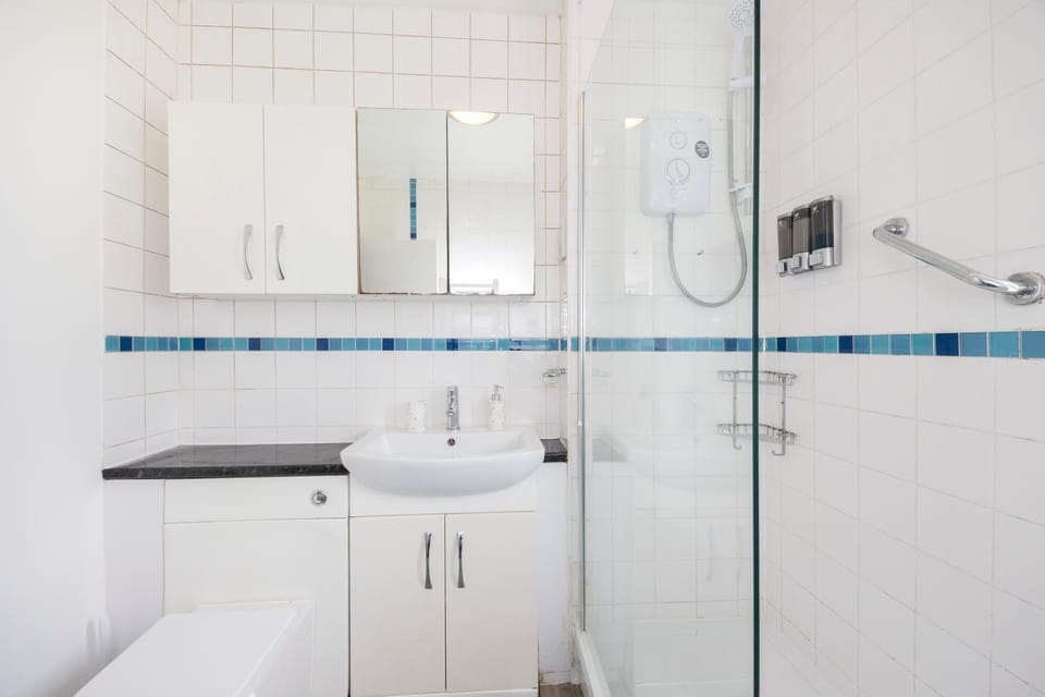 Isle of Dogs Hub Apartment in London Borough of Lewisham
