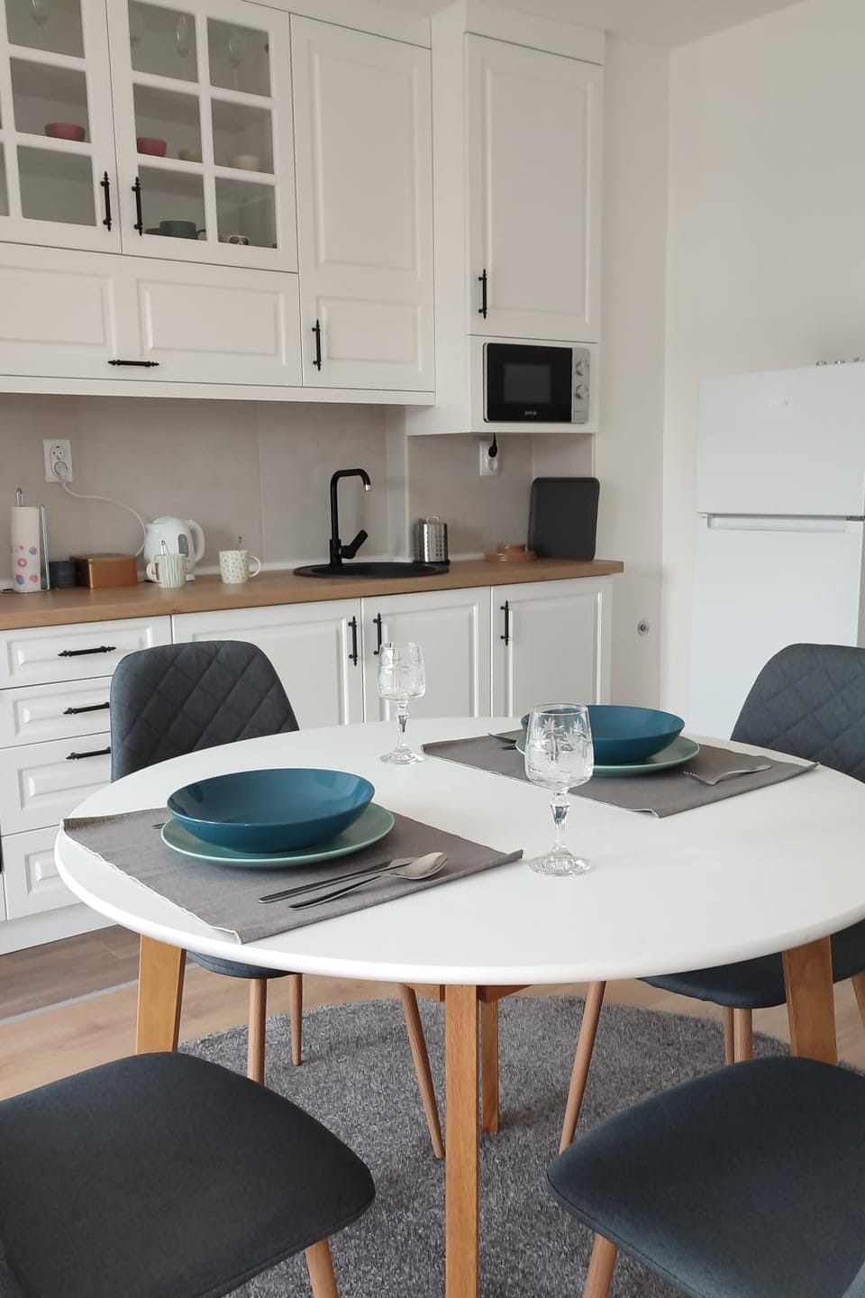 Coffee/tea facilities, Dining area, minibar, kitchen