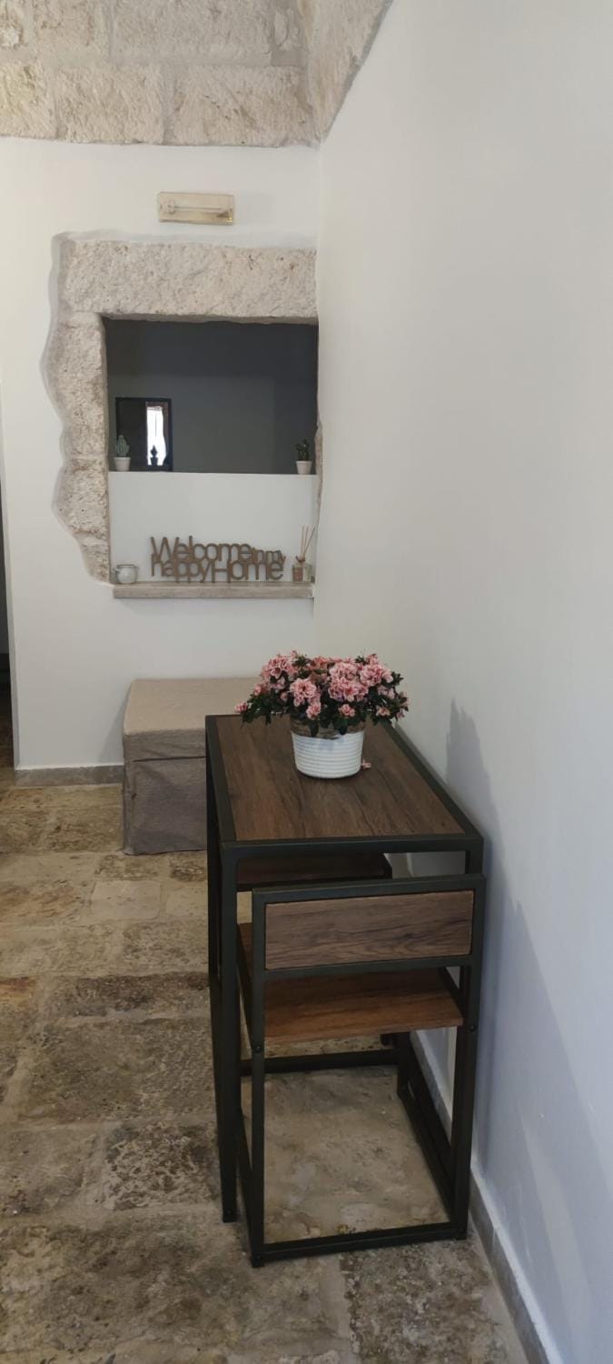 Living room, hair dresser