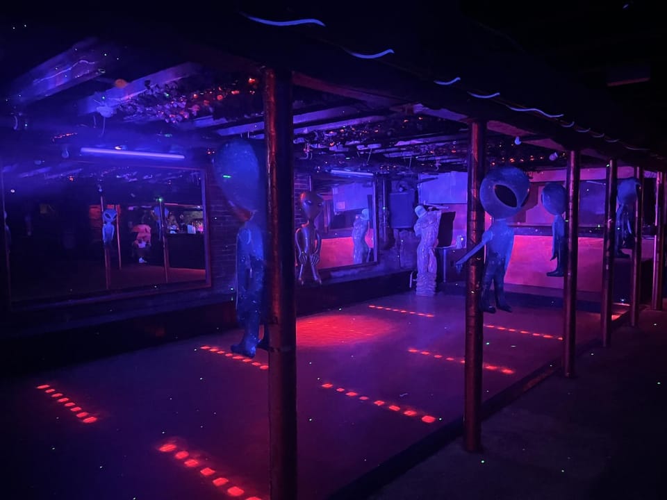Nightclub / DJ