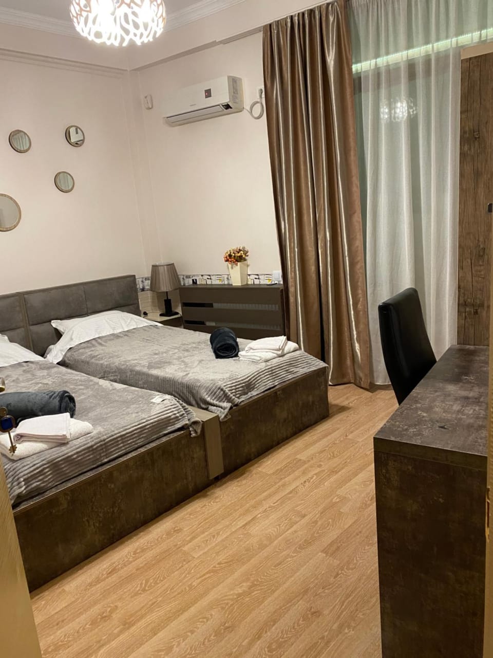Bed, Photo of the whole room, air conditioner