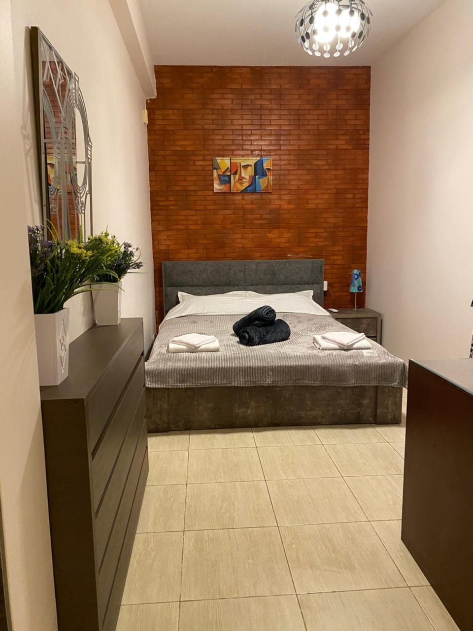 Bed, Photo of the whole room, towels