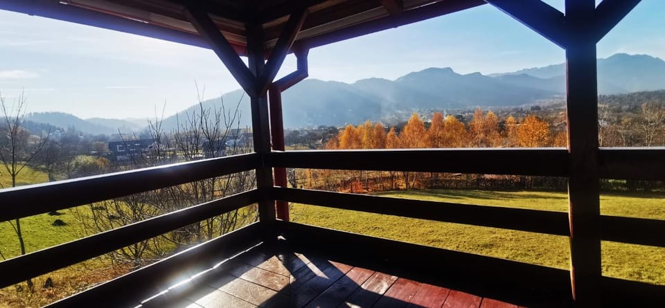 Natural landscape, Balcony/Terrace, Seating area, Autumn, Mountain view