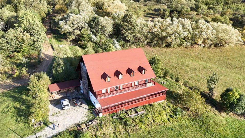 Property building, Natural landscape, Bird's eye view, Garden, View (from property/room), Balcony/Terrace, Garden view, Parking