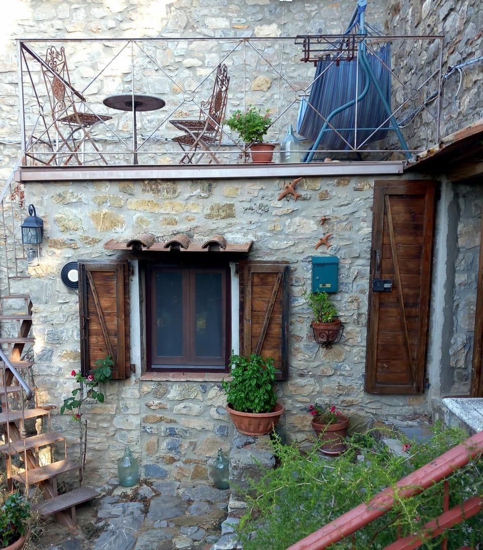 Property building, Breakfast