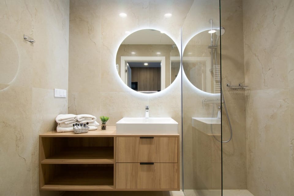 Shower, Bathroom, towels