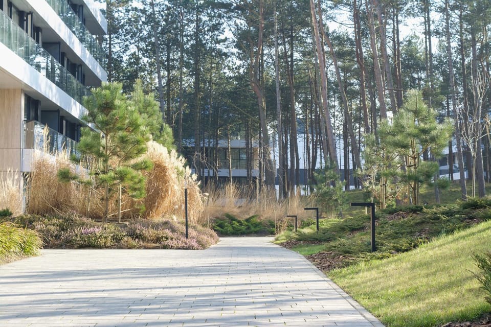 Property building, Spring, Day, Natural landscape, Garden, Garden view