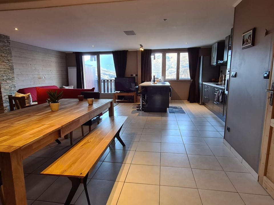 TV and multimedia, Kitchen or kitchenette, Living room
