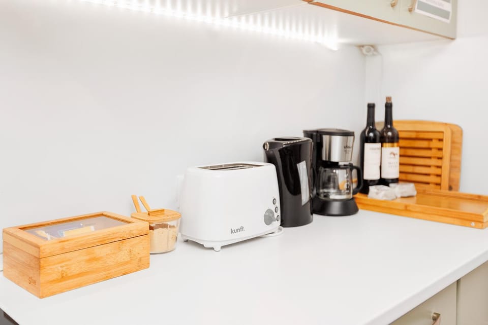 Coffee/tea facilities, Communal kitchen