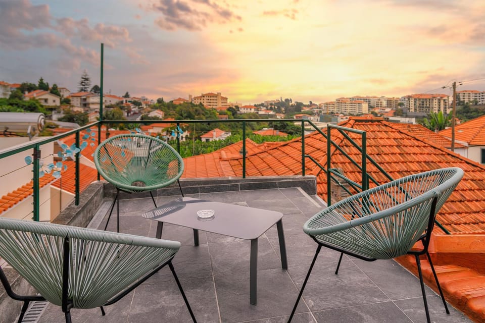 View (from property/room), Balcony/Terrace, Sunrise