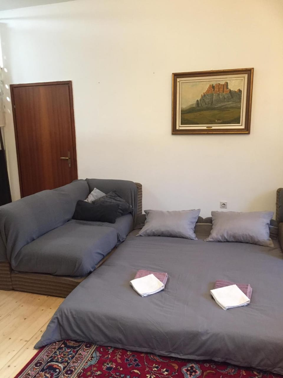 Bed, Living room