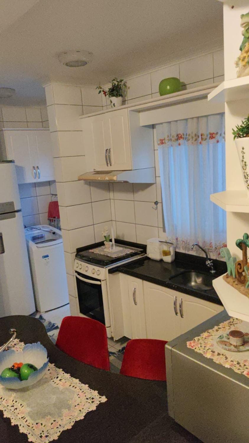 Kitchen or kitchenette, oven, pet friendly, stove