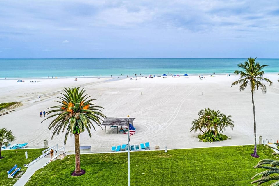 Jamaica Royale Beach Get Away House in Siesta Beach