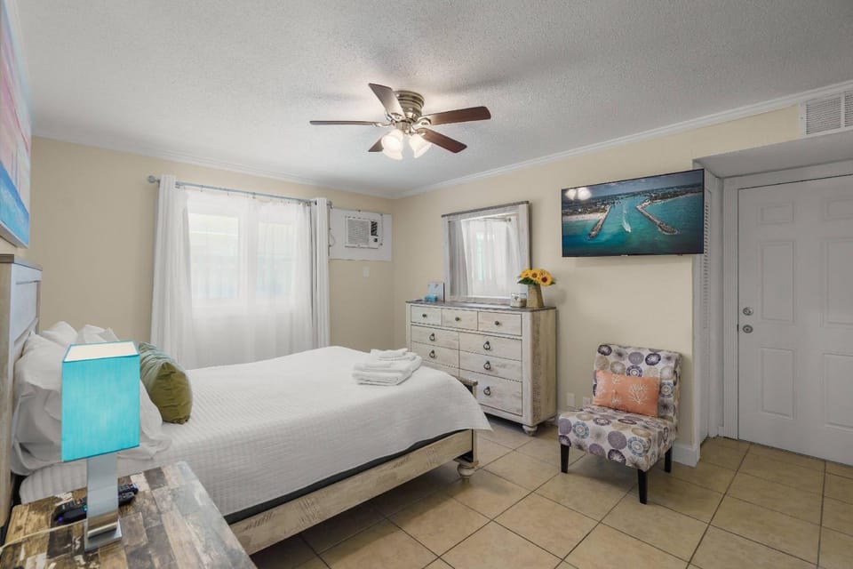 Coastal Breeze Siesta (A) - Dolphin House in Florida