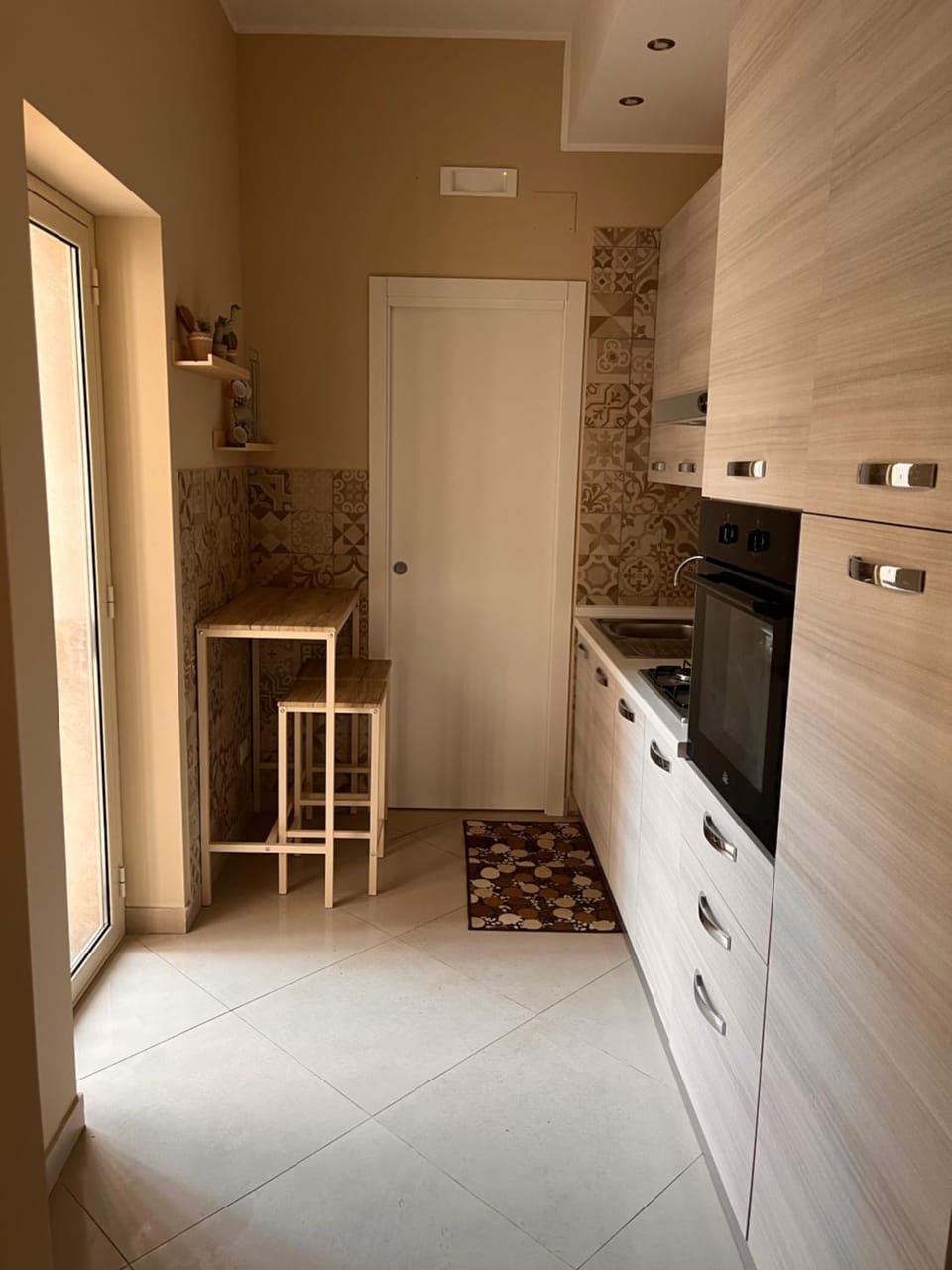 Kitchen or kitchenette, pet friendly, stove