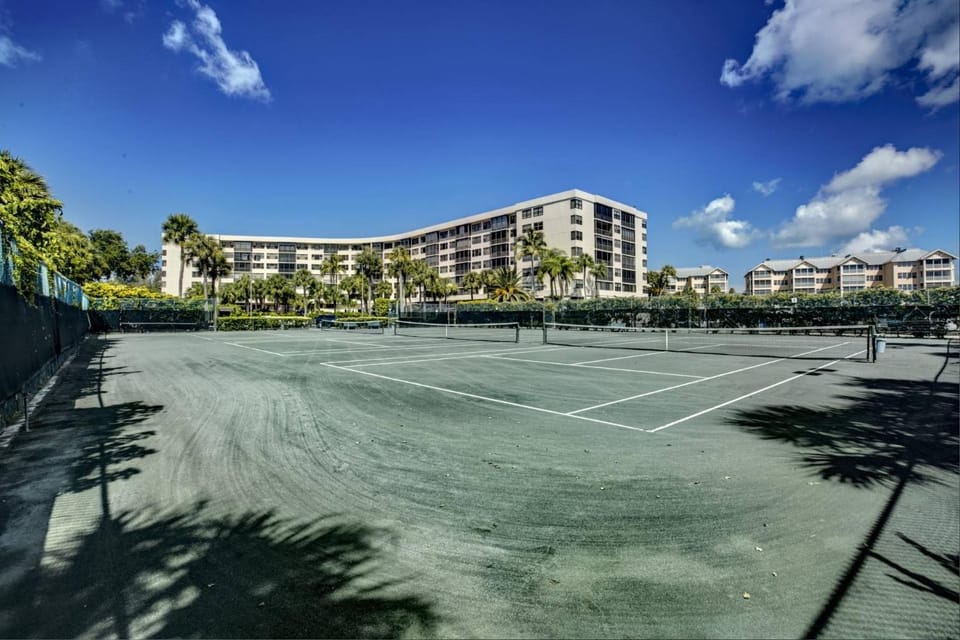 Harbor Towers 2nd Fl Renovated Suite House in Siesta Beach