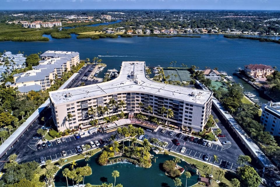 Harbor Towers 2nd Fl Renovated Suite House in Siesta Beach