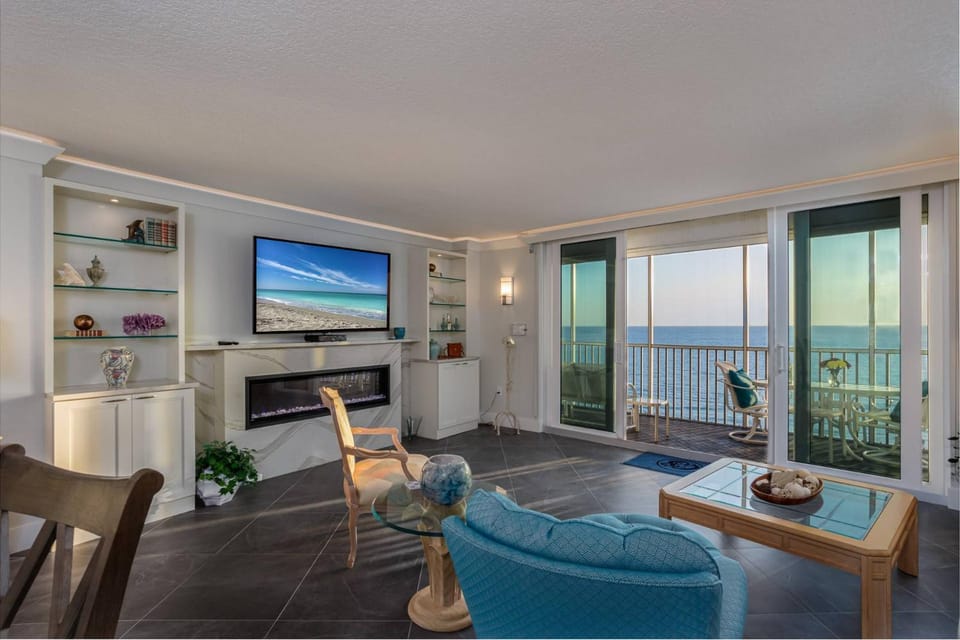 Crystal Sands Beach Elegance House in Siesta Beach