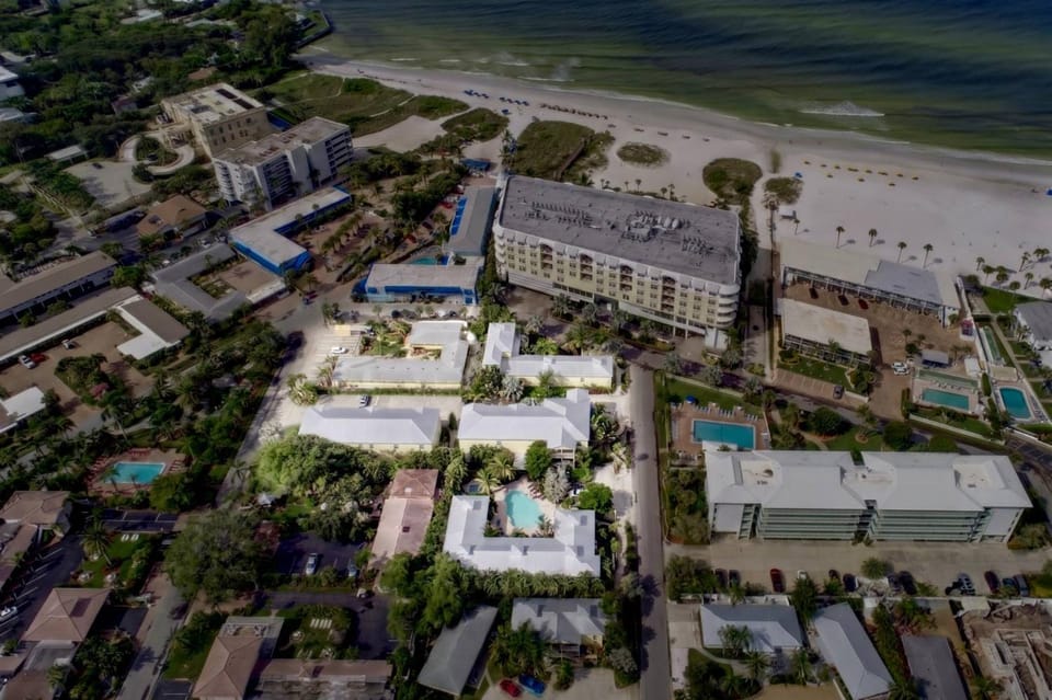 Beach Club Modern Condo C Bldg. House in Florida
