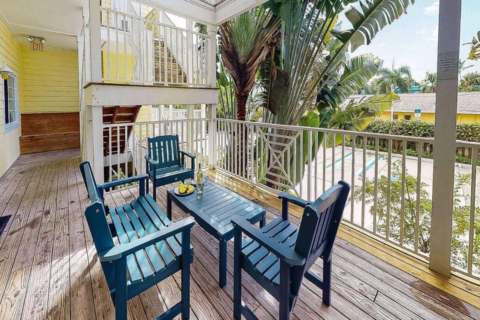 Beach Club Modern Condo C Bldg. House in Florida