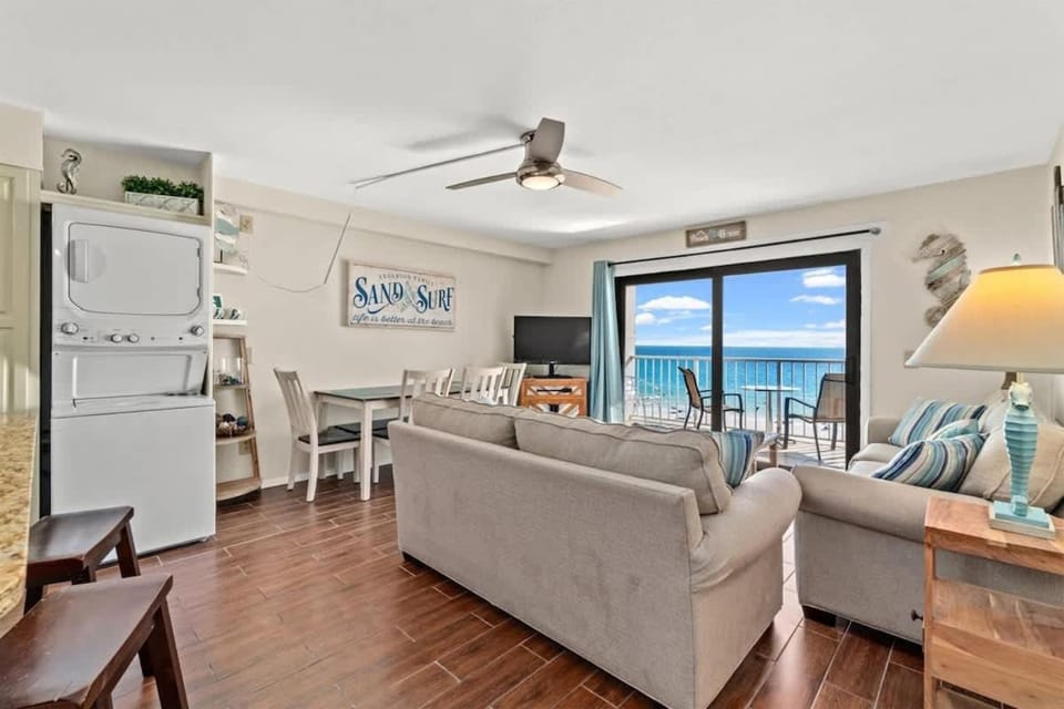 The Summit 731 House in Upper Grand Lagoon