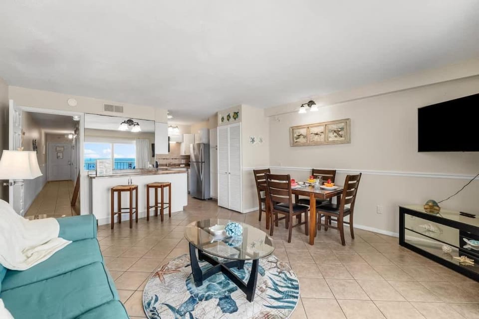 The Summit 1123 House in Upper Grand Lagoon