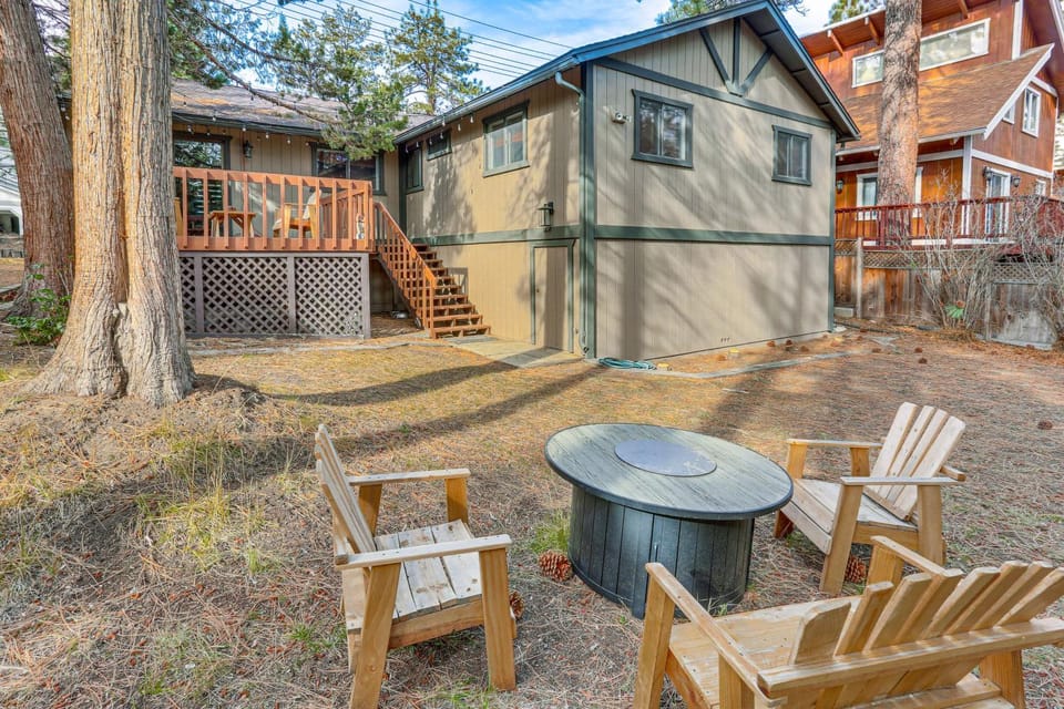 2 Mi to Snow Summit Skiing: Big Bear Cabin w/ Deck Cabin in Big Bear