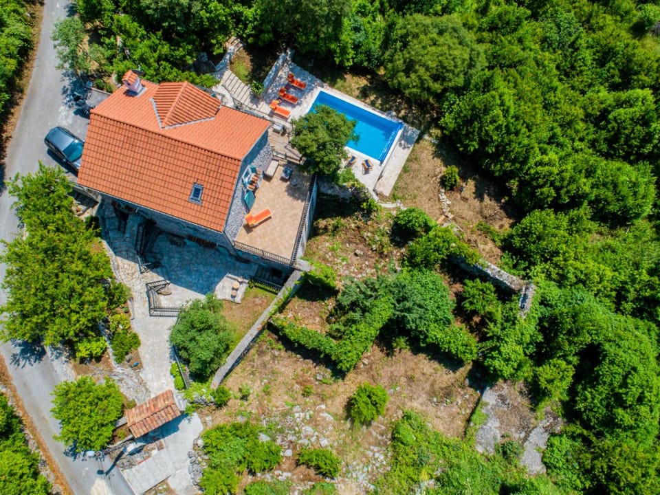 Villa Toscana with a pool Villa in Kotor Municipality