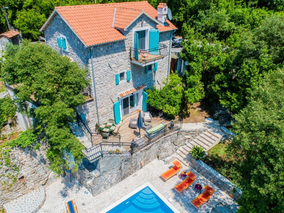 Villa Toscana 1850 -Heritage Stone House with Pool Villa in Kotor Municipality