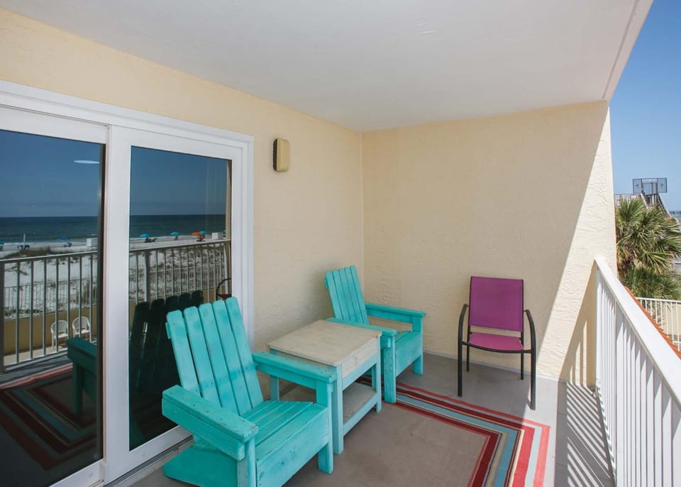 Clearwater 1C by ALBVR - Beautiful Beachfront Views! Great location! House in Gulf Shores