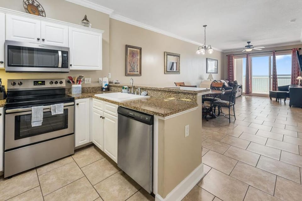 Island Royale 1002 by ALBVR - Come & relax at our beautiful beachfront condo in the heart of Gulf Shores! House in West Beach