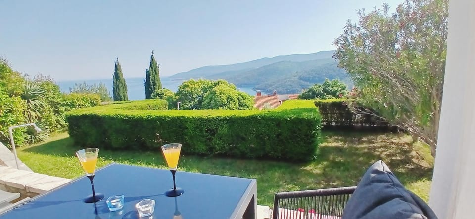 Garden, Dining area, Garden view, Sea view