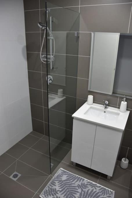 New Spacious 1 Bedroom Apartment Rosebery Apartment in Sydney