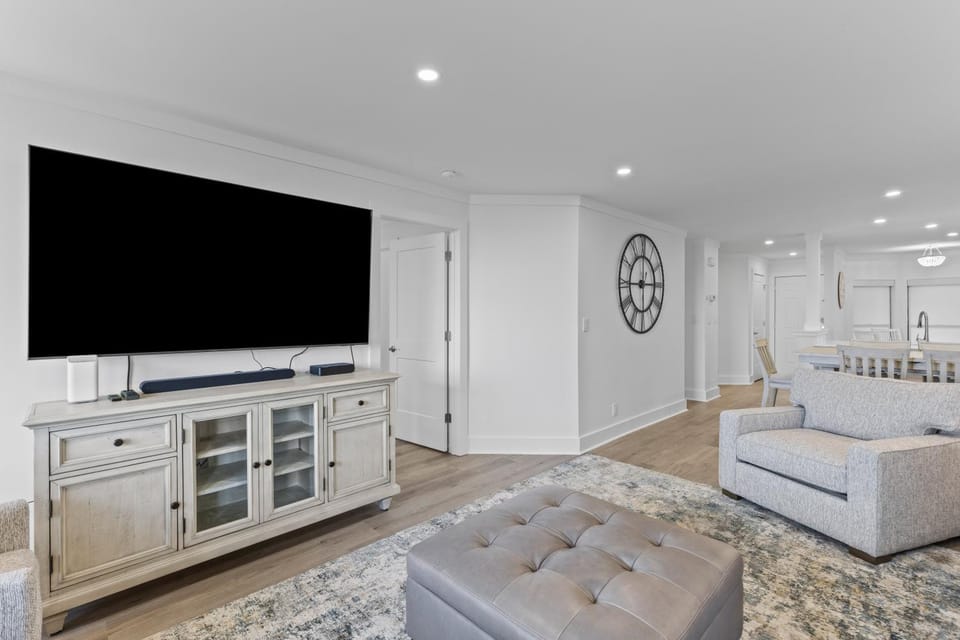 Communal lounge/ TV room, TV and multimedia, Photo of the whole room