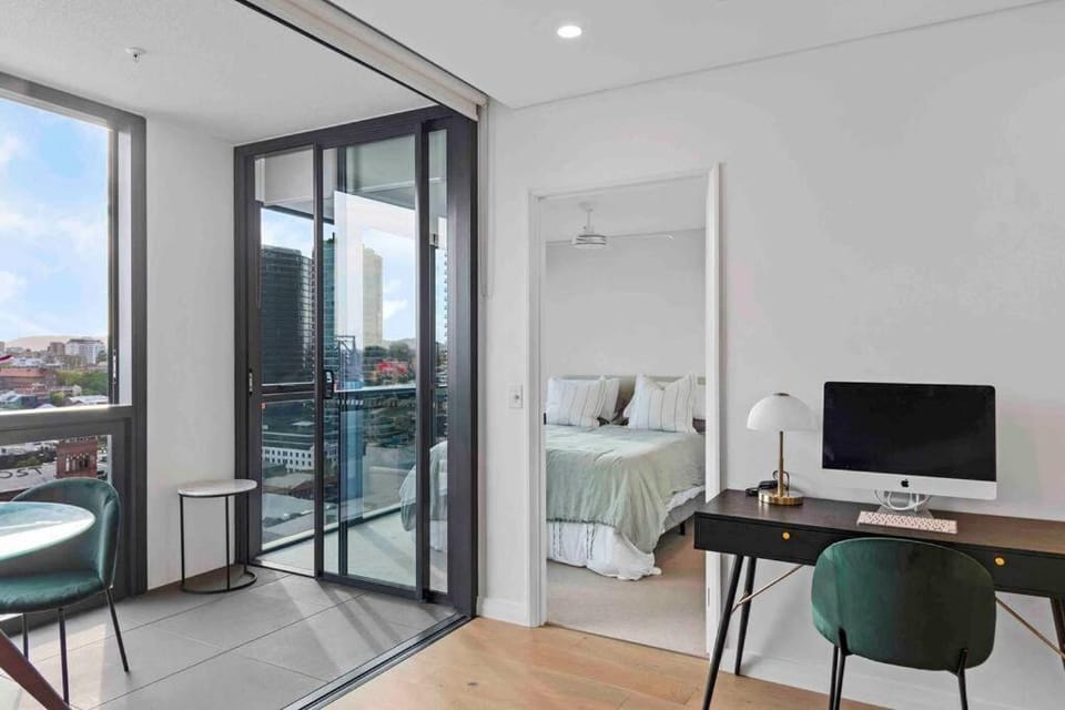 Communal lounge/ TV room, Bed, TV and multimedia, Balcony/Terrace, Living room, Dining area, Evening entertainment, Bedroom