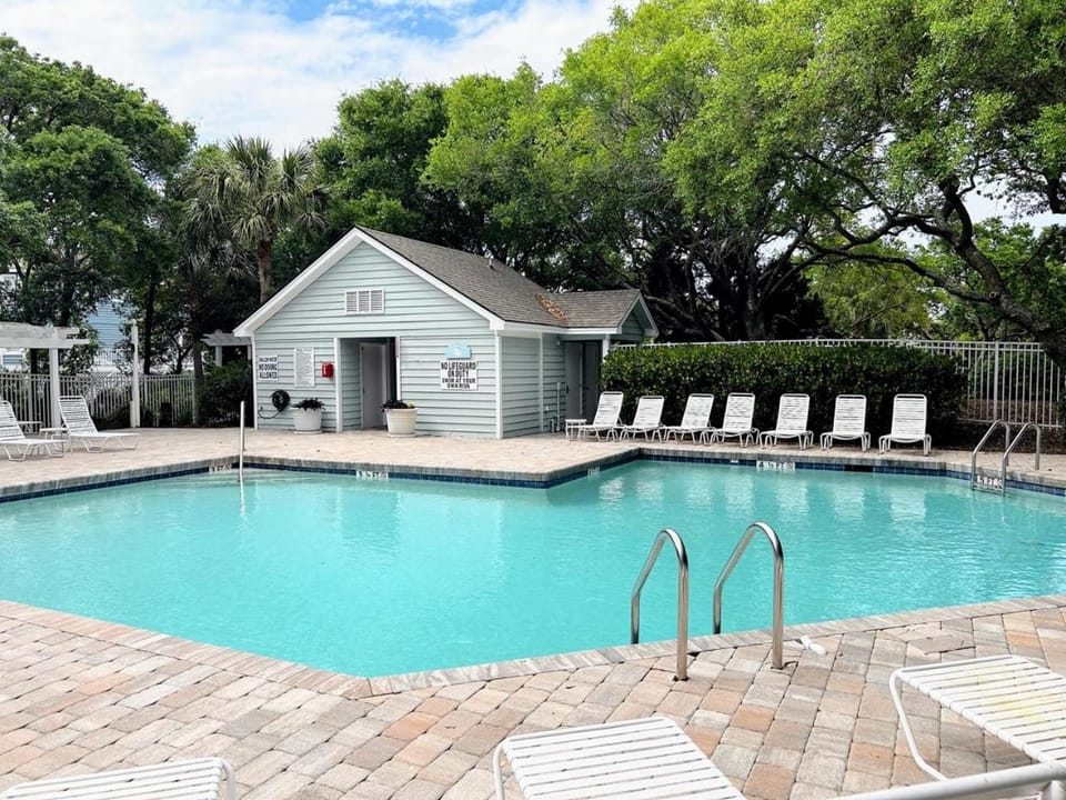 Pool view, Swimming pool