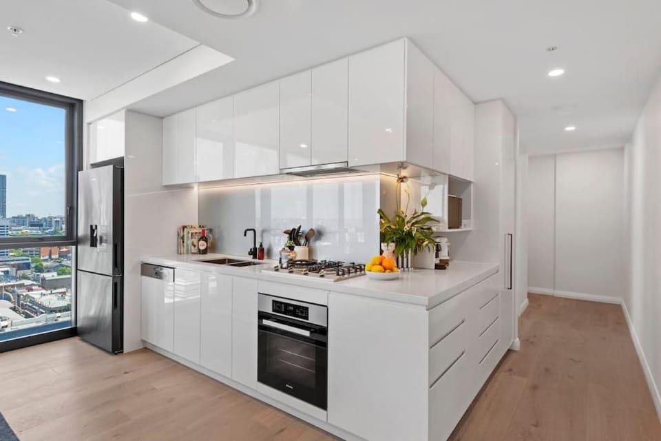 Coffee/tea facilities, Kitchen or kitchenette, dishwasher, oven, stove