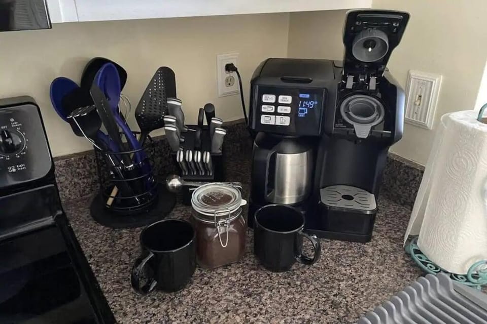 Coffee/tea facilities, Kitchen or kitchenette