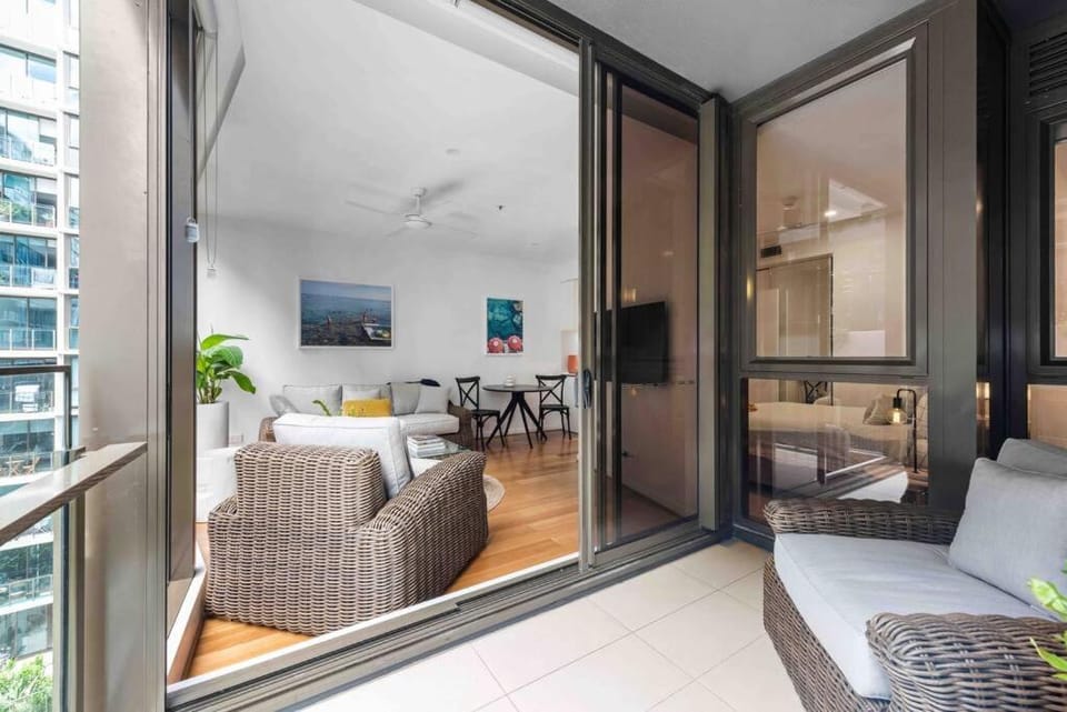 Patio, TV and multimedia, Living room, Seating area, Dining area