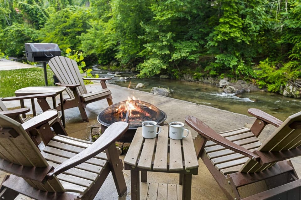 River Romance Villa in Gatlinburg