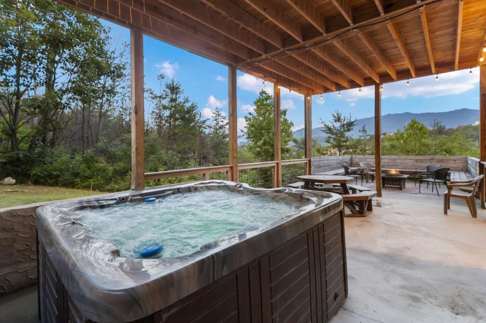 Splash N Heavenly Views Villa in Gatlinburg