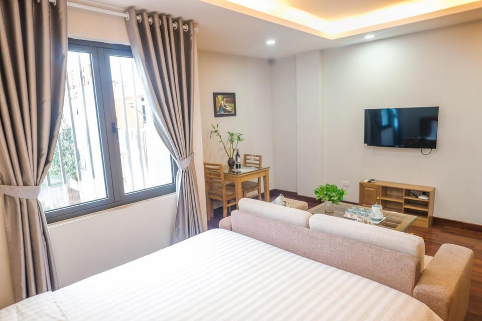 Bed, TV and multimedia, Living room