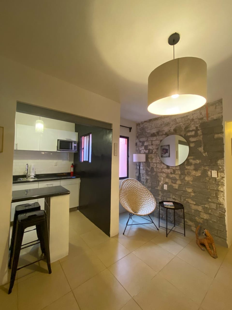 Kitchen or kitchenette, Living room, Seating area, Dining area