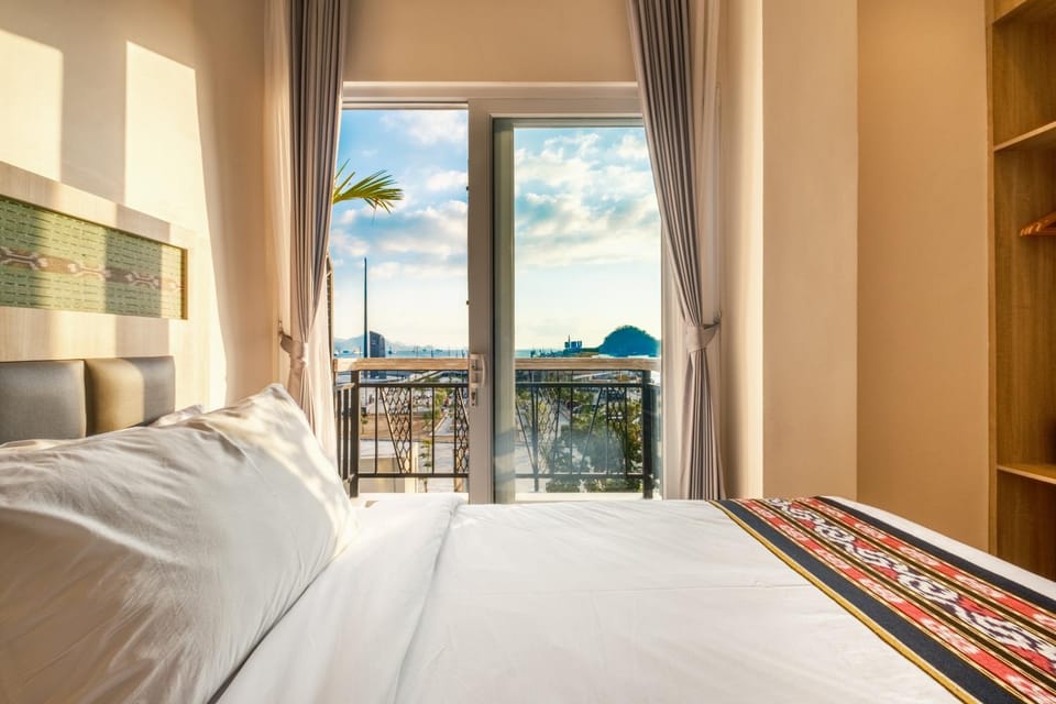 Bed, View (from property/room), Photo of the whole room, Bedroom