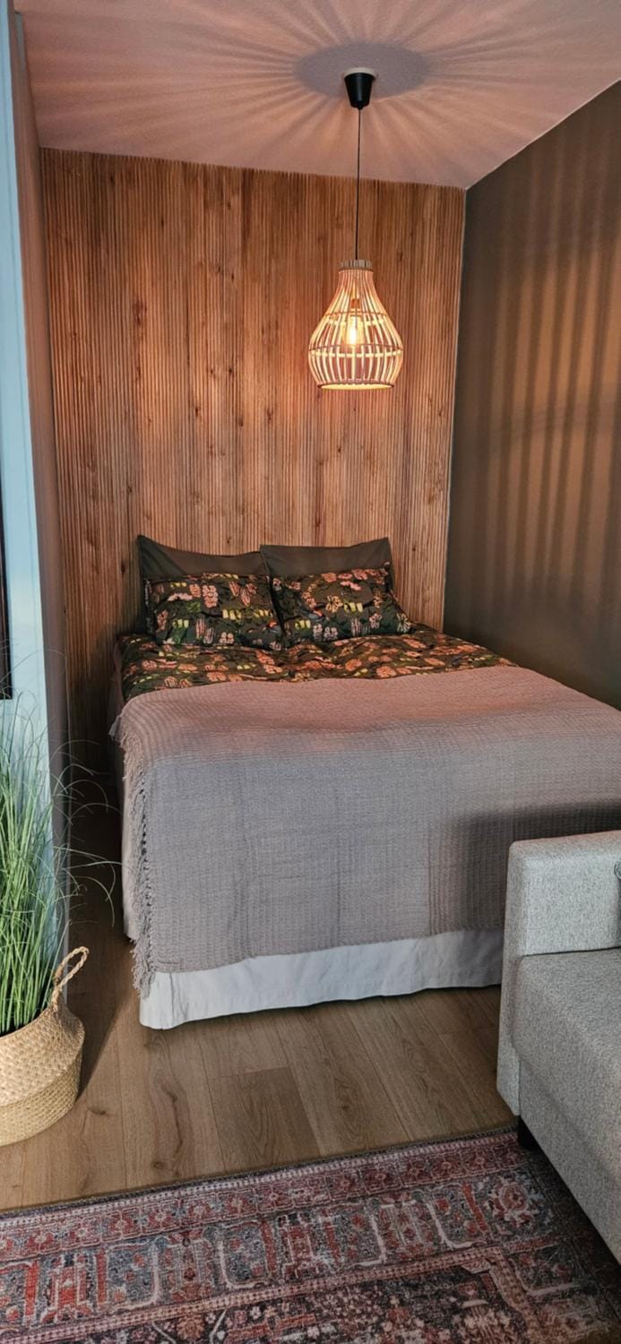 Bed, Photo of the whole room, Seating area
