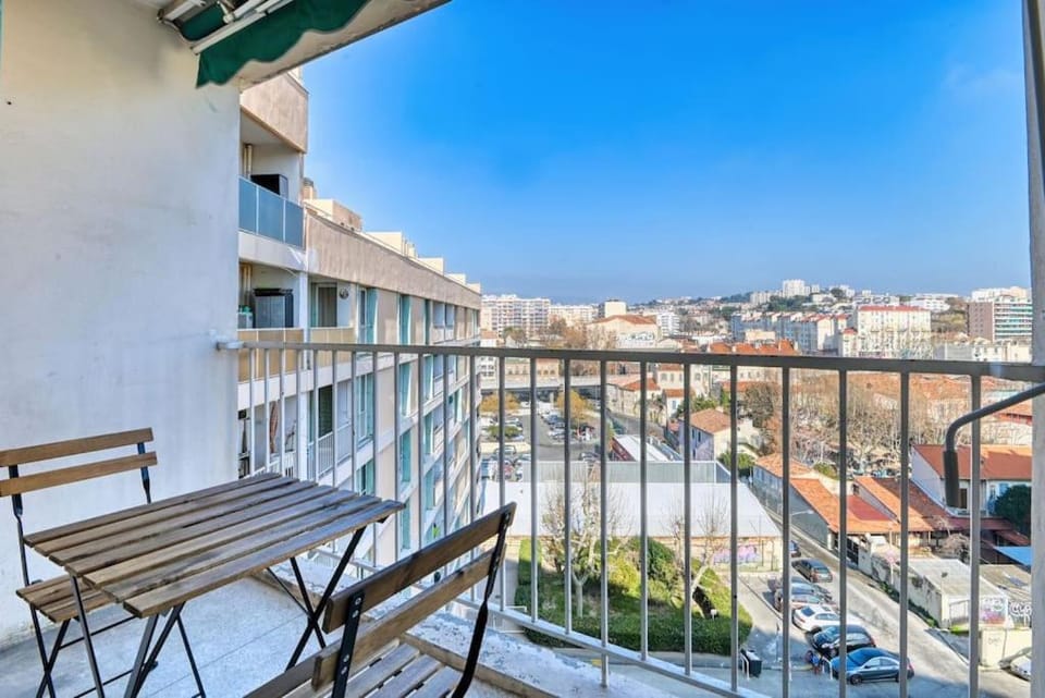 NOTRE DAME - T4 avec garage à 3 min de l'Autoroute Apartment in Marseille