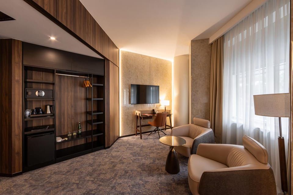 TV and multimedia, Seating area