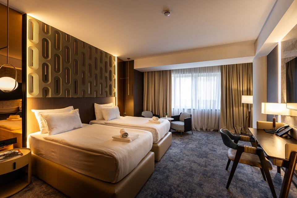 Bed, Seating area, Bedroom