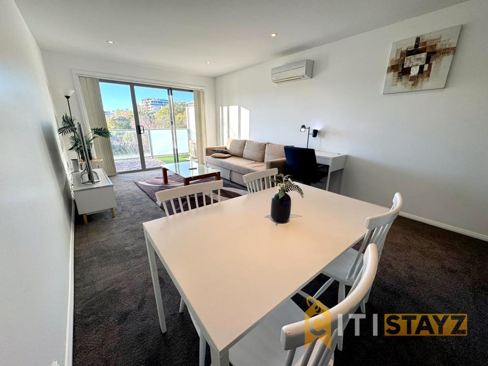 Quiet Turner Retreat - Modern 1BR with Secure Parking Apartment in Canberra