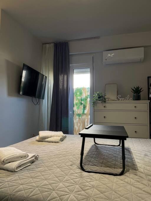 Chic apt near Acropolis - Avdi square Apartment in Athens